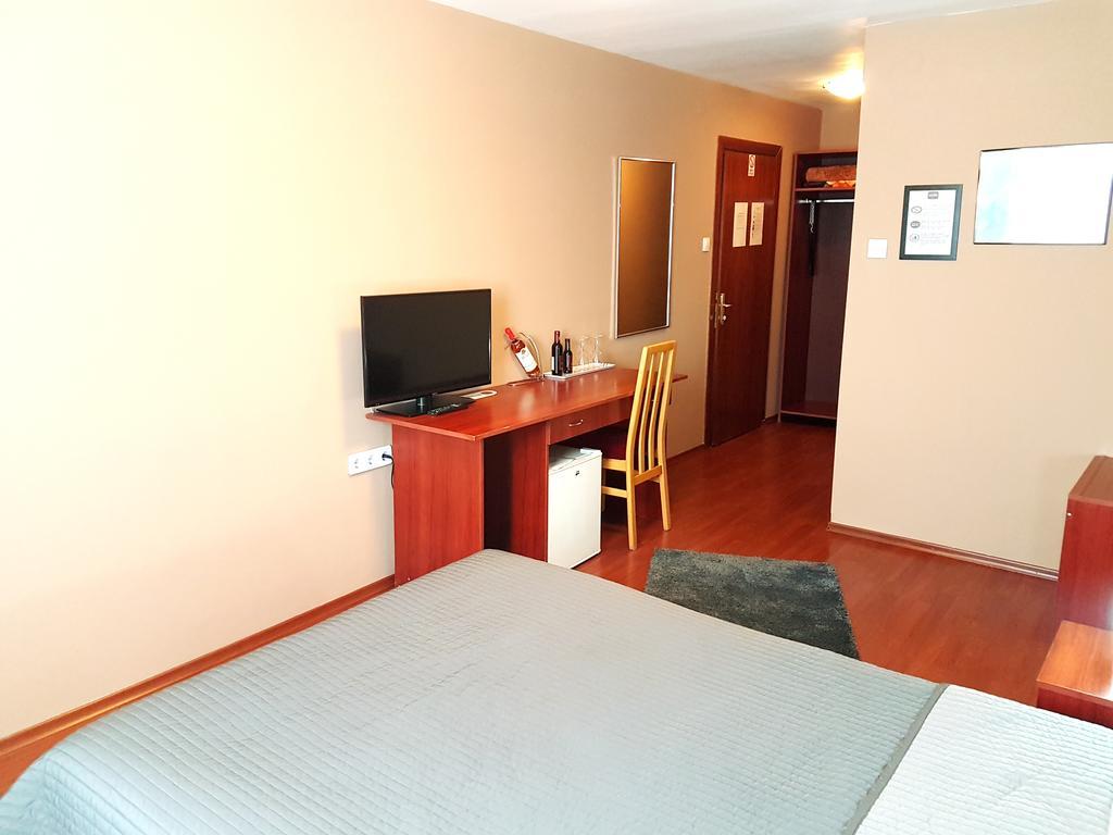 Hotel Mic Bucarest Extérieur photo