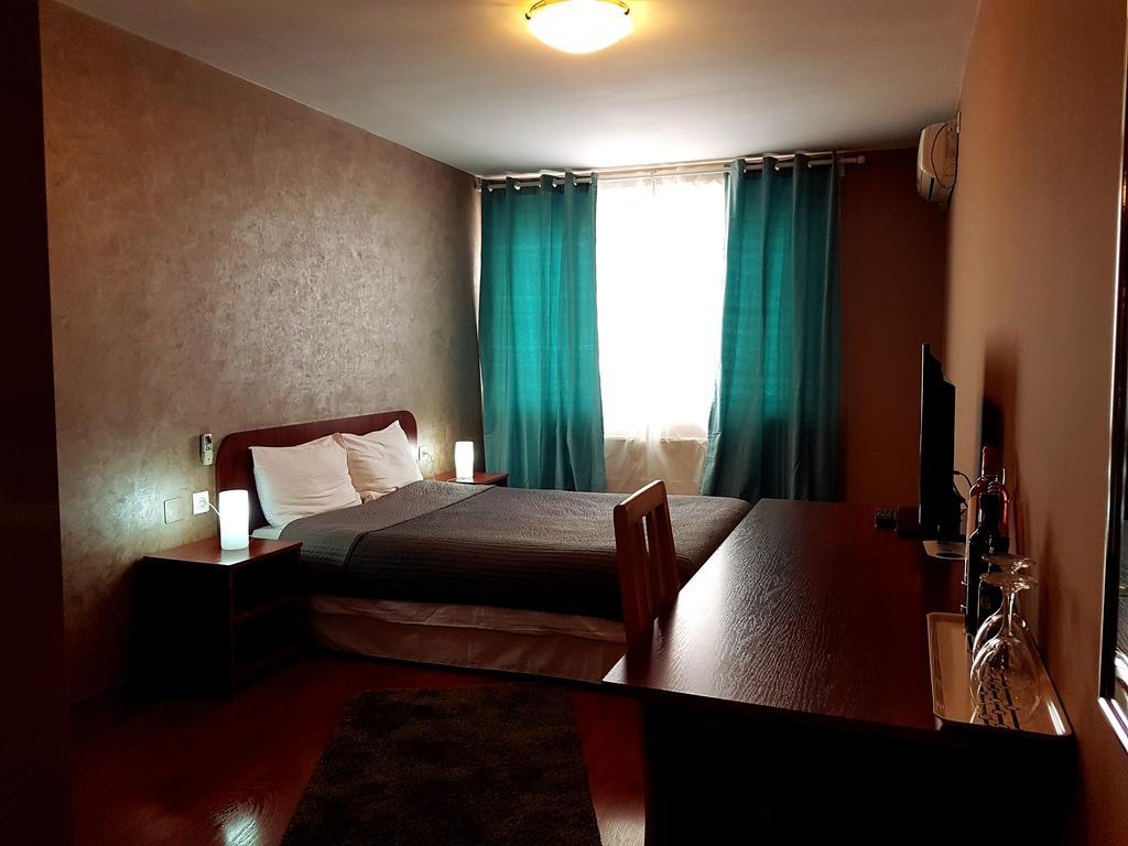 Hotel Mic Bucarest Extérieur photo