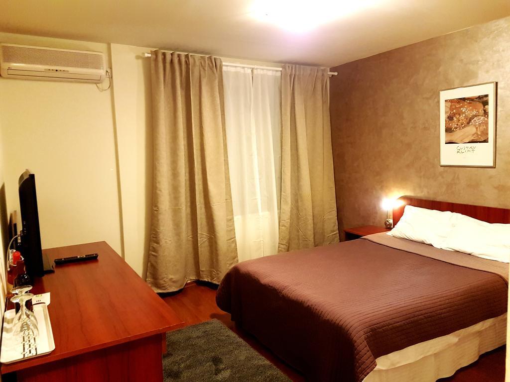 Hotel Mic Bucarest Extérieur photo