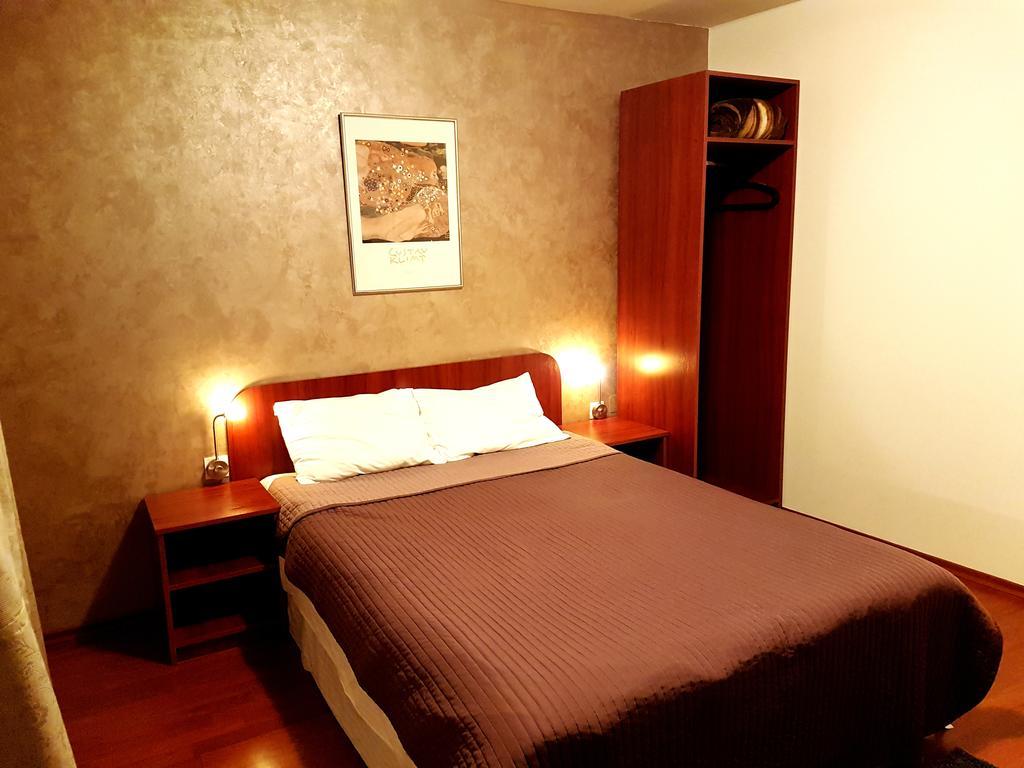 Hotel Mic Bucarest Extérieur photo