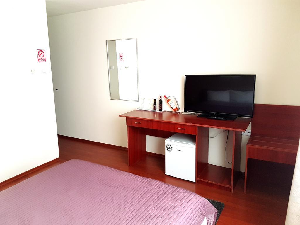 Hotel Mic Bucarest Extérieur photo