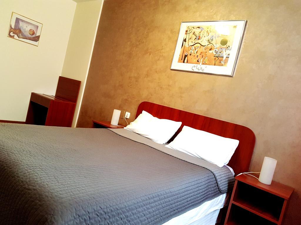 Hotel Mic Bucarest Extérieur photo