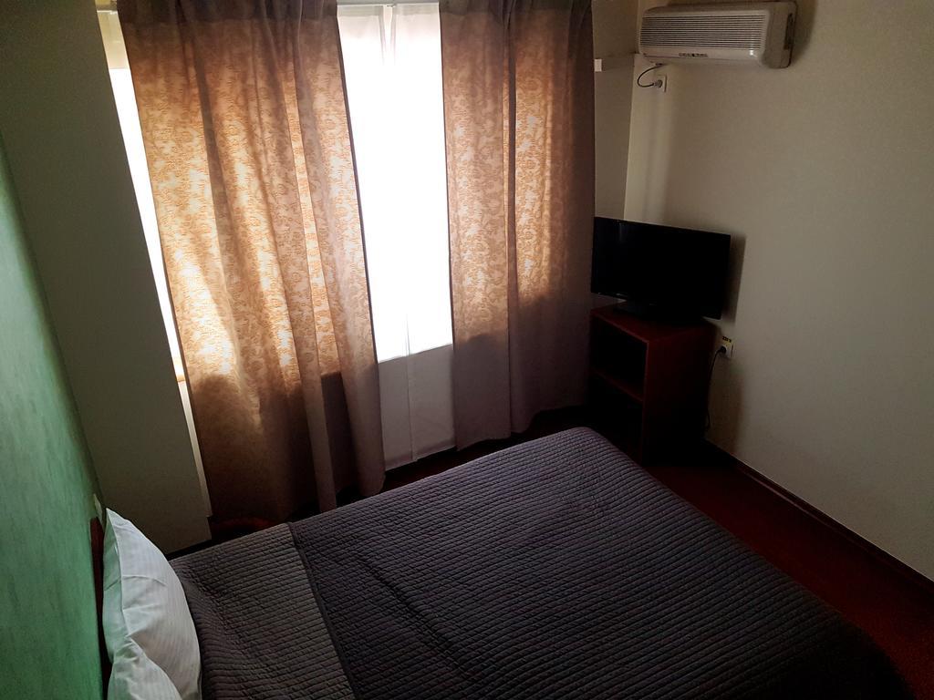 Hotel Mic Bucarest Extérieur photo