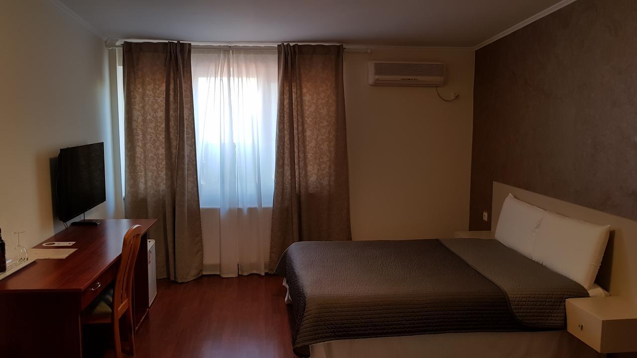 Hotel Mic Bucarest Extérieur photo